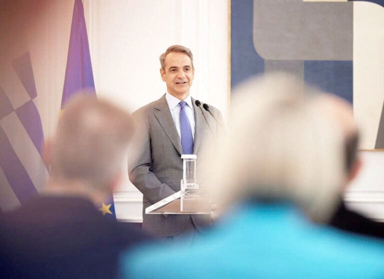 ΑΔΙΕΞΟΔΟ ΣΕ ΟΛΑ τα διπλωματικά μέτωπα