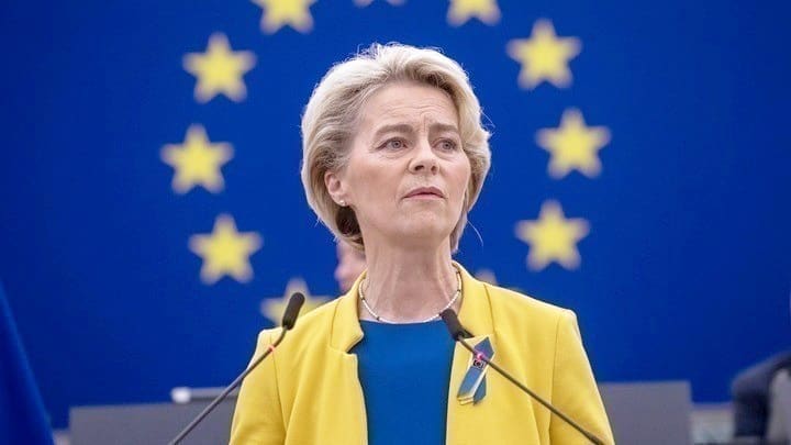 Το Ευρωπαϊκό Κοινοβούλιο απέρριψε την πρόταση μομφής κατά της Ούρσουλα φον ντερ Λάιεν