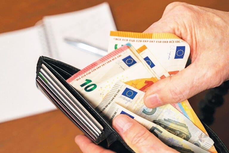 Στα τάρταρα οι μισθοί στον ιδιωτικό τομέα!