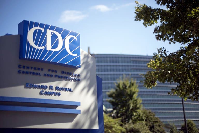 Με νέα αγωγή καταγγέλλεται το αμερικάνικο CDC ότι δεν έχει ελέγξει επαρκώς το πρόγραμμα εμβολιασμού για παιδιά