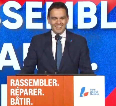 Το Λαβάλ βάφτηκε κόκκινο